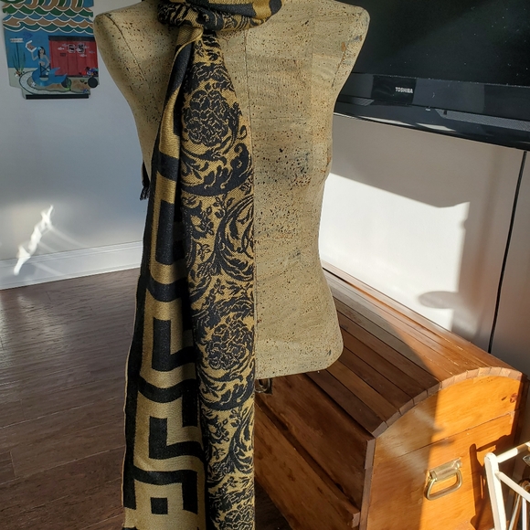 Versace Scarf - Picture 2 of 7